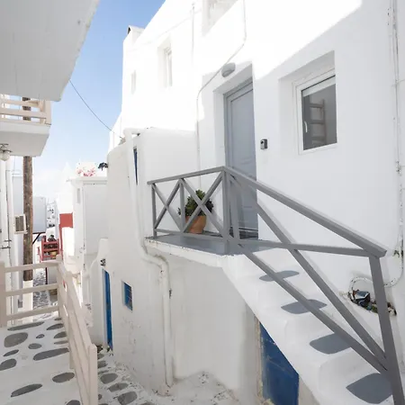 My White Mykono Town Apartment