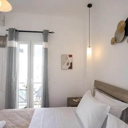 My White Mykono Town Apartment