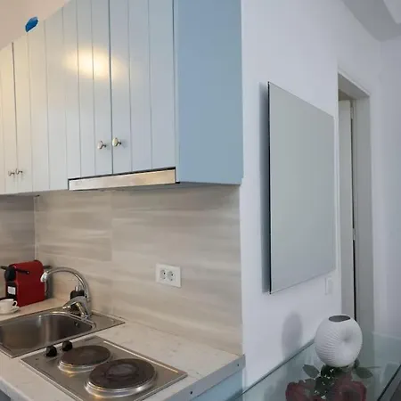 My White Mykono Town Apartment *